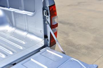 ������ʮ�� ���� 2.5T���� 143���� �ֶ����� ����˫��Ƥ��ͼƬ