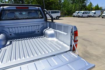 ������ʮ�� ���� 2.5T���� 143���� �ֶ����� ����˫��Ƥ��ͼƬ