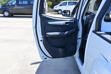 ������ʮ�� ���� 2023�� 2.5T���� 143���� �ֶ����� ����˫��Ƥ��ͼƬ