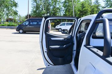 ������ʮ�� ���� 2023�� 2.5T���� 143���� �ֶ����� ����˫��Ƥ��ͼƬ