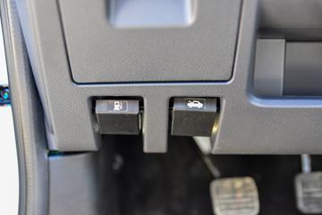 ������ʮ�� ���� 2023�� 2.5T���� 143���� �ֶ����� ����˫��Ƥ��ͼƬ