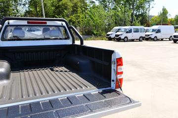 ������ʮ�� ���� 2023�� 2.5T���� 143���� �ֶ����� ����˫��Ƥ��ͼƬ