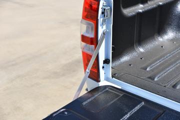 ������ʮ�� ���� 2023�� 2.5T���� 143���� �ֶ����� ����˫��Ƥ��ͼƬ