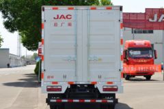 江淮 骏铃 聚宝盆 4.5T 4.15米单排插电式混合动力厢式轻卡(HFC5041XXYPHEV2)15.5kWh