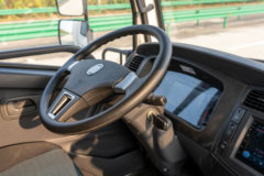 湖北新楚风 H3 4.5T 4.16米单排纯电动仓栅式轻卡(HQG5043CCYEV)81.14kWh