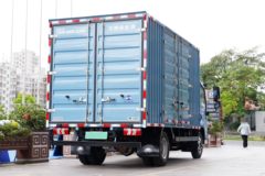 宇通轻卡 4.5T 4.2米单排纯电动厢式轻卡100.46kWh