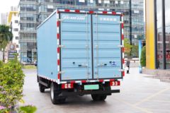 宇通轻卡 4.5T 4.2米单排纯电动厢式轻卡100.46kWh