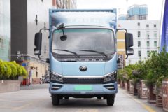 宇通轻卡 4.5T 4.2米单排纯电动厢式轻卡100.46kWh