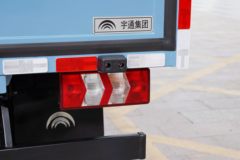 宇通轻卡 4.5T 4.2米单排纯电动厢式轻卡100.46kWh