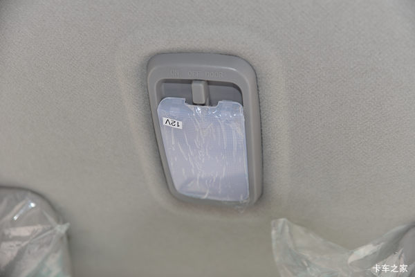 ��Ĩ��������С����ͨ�˴﹤��ֱ�ݵ������У�