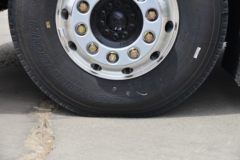 青岛解放 JH6重卡 领航版 550马力 6X4 AMT自动档牵引车(国六)(CA4259P25K15T1E6A80)