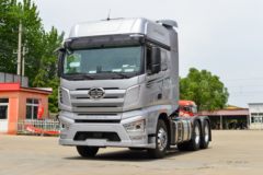 一汽解放 J7重卡 620马力 6X4 AMT自动挡牵引车(带液缓)(CA4250P77K25T1E6)