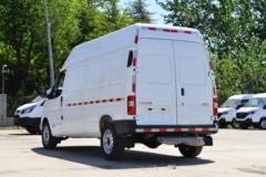 江铃汽车 特顺 122马力 3座 2.8T柴油 高顶封闭货车(国六)