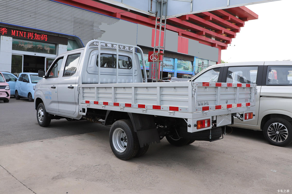 东风小康D72微卡解析 122马力国六动力+2.6米货箱 短途创富首选