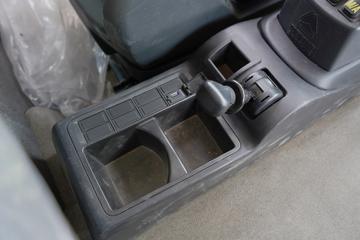 �й����� HOWO TX 270���� 4X2 �Զ����ʻ�ˮ��Ʒ���䳵(�������)(YXA5180TSC30)ͼƬ