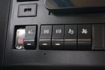 �й����� HOWO TX 270���� 4X2 �Զ����ʻ�ˮ��Ʒ���䳵(�������)(YXA5180TSC30)ͼƬ