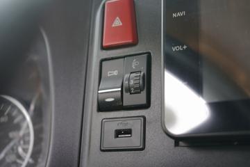 �й����� HOWO TX 270���� 4X2 �Զ����ʻ�ˮ��Ʒ���䳵(�������)(YXA5180TSC30)ͼƬ