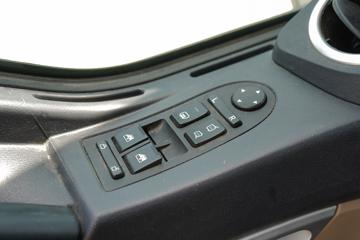 �й����� HOWO TX 270���� 4X2 �Զ����ʻ�ˮ��Ʒ���䳵(�������)(YXA5180TSC30)ͼƬ