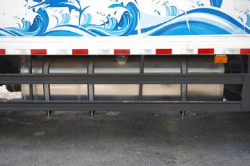 �й����� HOWO TX 270���� 4X2 �Զ����ʻ�ˮ��Ʒ���䳵(�������)(YXA5180TSC30)ͼƬ