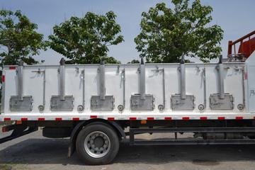 �й����� HOWO TX 270���� 4X2 �Զ����ʻ�ˮ��Ʒ���䳵(�������)(YXA5180TSC30)ͼƬ