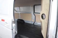 长安跨越 跨越星V7 2.9T 2座 纯电动厢式运输车41.86kWh