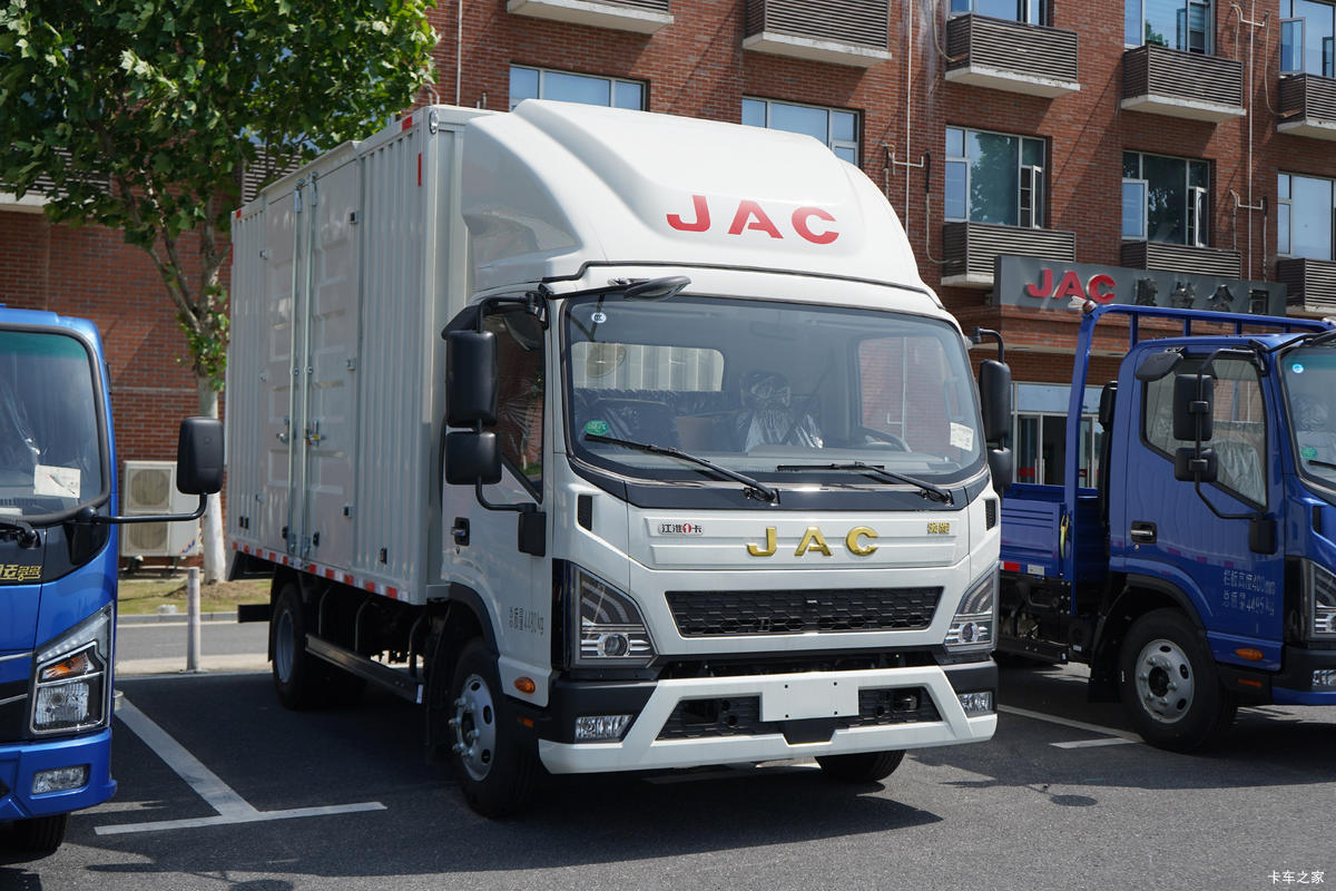 江淮 领跑L9 重载版 160马力 4.15米单排厢式载货车
