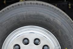 湖北大运 运隆 标载型 230马力 4X2 5.2米栏板载货车(国六)(DYQ1188D6AB)