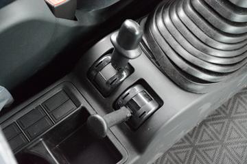 �й����� HOWO TX7�ؿ� 460���� 6X4 ǣ����(�߶�)(����)ͼƬ