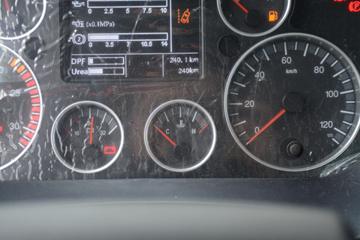 �й����� HOWO TX7�ؿ� 460���� 6X4 ǣ����(�߶�)(����)ͼƬ