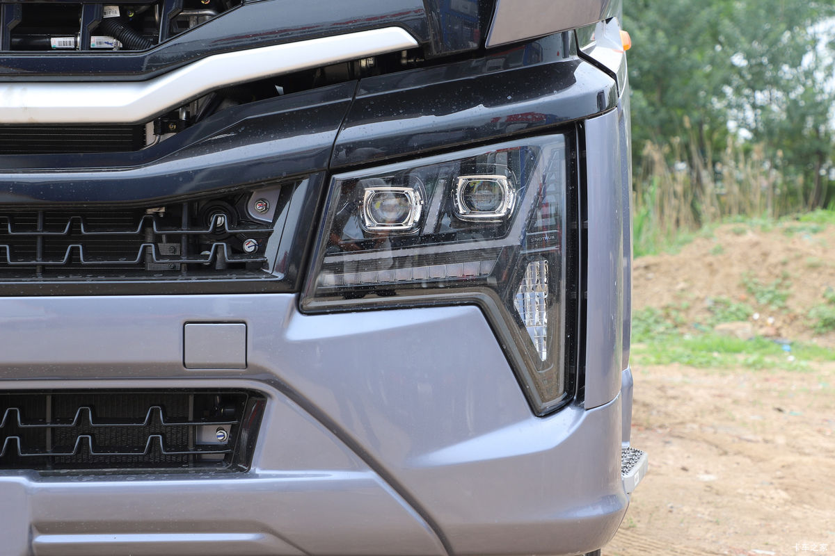 �й����� HOWO Max�ؿ� 460���� 6X4 LNGǣ����(����)���                                                