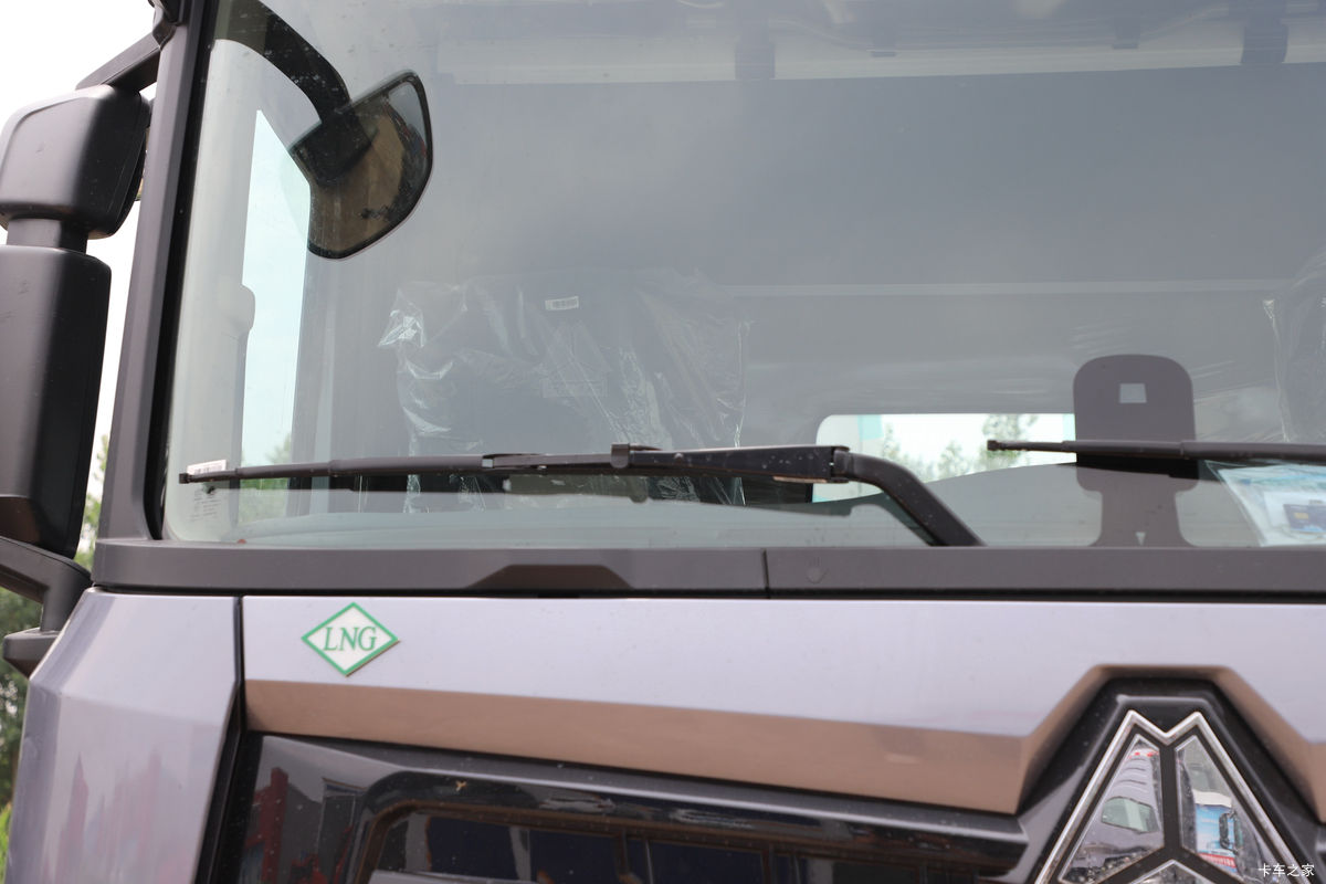 �й����� HOWO Max�ؿ� 460���� 6X4 LNGǣ����(����)���                                                
