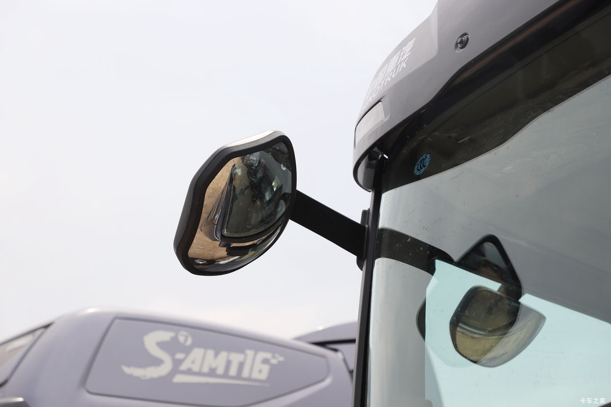 �й����� HOWO Max�ؿ� 460���� 6X4 LNGǣ����(����)���                                                