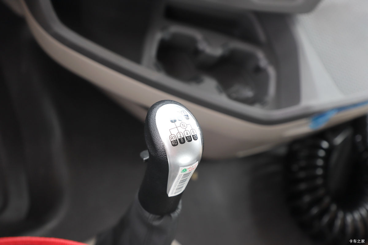 �й����� HOWO Max�ؿ� 460���� 6X4 LNGǣ����(����)��ʻ��                                               