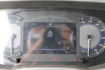 �й����� HOWO Max�ؿ� 460���� 6X4 LNGǣ����(����)(ZZ4257V424KF1L)ͼƬ