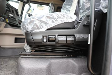 �й����� HOWO Max�ؿ� 460���� 6X4 LNGǣ����(����)(ZZ4257V424KF1L)ͼƬ