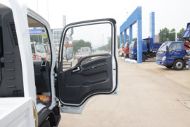 德龙X1&nbsp;载货车驾驶室                                               图片