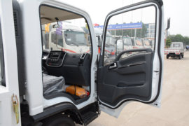 德龙X1&nbsp;载货车驾驶室                                               图片