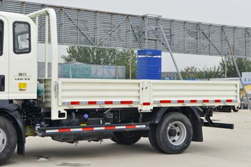 йHOWO M 140 3.85ŰῨ(ZZ1047C3215F145)ͼƬ