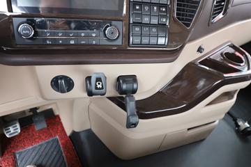 �ൺ��� JH6�ؿ� �캽��2.0 550���� 6X4 AMT�Զ���ǣ����(����)(CA4259P25K15T1E6A80)ͼƬ