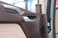 青岛解放 JH6重卡 领航版2.0 550马力 6X4 AMT自动档牵引车(国六)(CA4259P25K15T1E6A80)