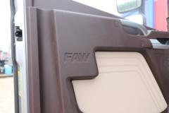 青岛解放 JH6重卡 领航版2.0 550马力 6X4 AMT自动档牵引车(国六)(CA4259P25K15T1E6A80)