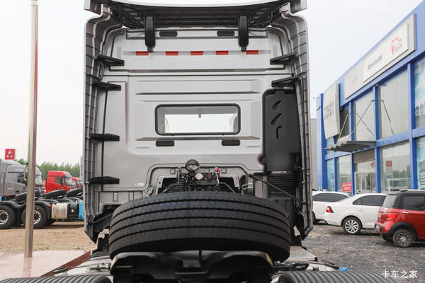 购解放JH6牵引车 享高达1.3万优惠