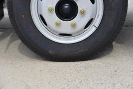 小宝马&nbsp;自卸车底盘                                                图片