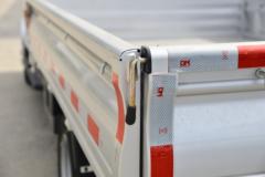 欧铃汽车 锋锐F3 1.6L CNG 105马力 2.71米双排栏板小卡(国六)(ZB1035DSD7L)