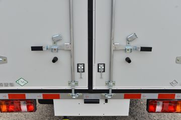 ŷ V5ϵ 1.6L 105 CNG 4.005׵ʽῨ()(ZB5035XXYVDD2L) ͼƬ