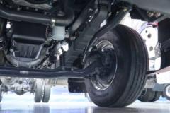 东风柳汽 乘龙H5V 290马力 4X2 6.8米AMT自动档仓栅式载货车(国六)(LZ5180CCYH5AC1)