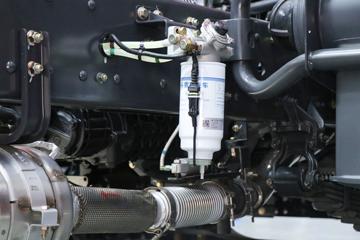 �������� ����L3 200���� 4X2 4.2����ж��ͼƬ