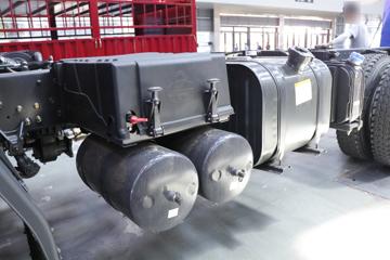 �������� ����L3 200���� 4X2 4.2����ж��ͼƬ