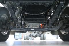 东风柳汽 乘龙H5V 4X2 6.8米混合动力厢式载货车15.6kWh