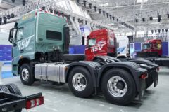 东风柳汽 乘龙H5V 480马力 6X4 AMT自动档牵引车(LZ4253H7DC1)